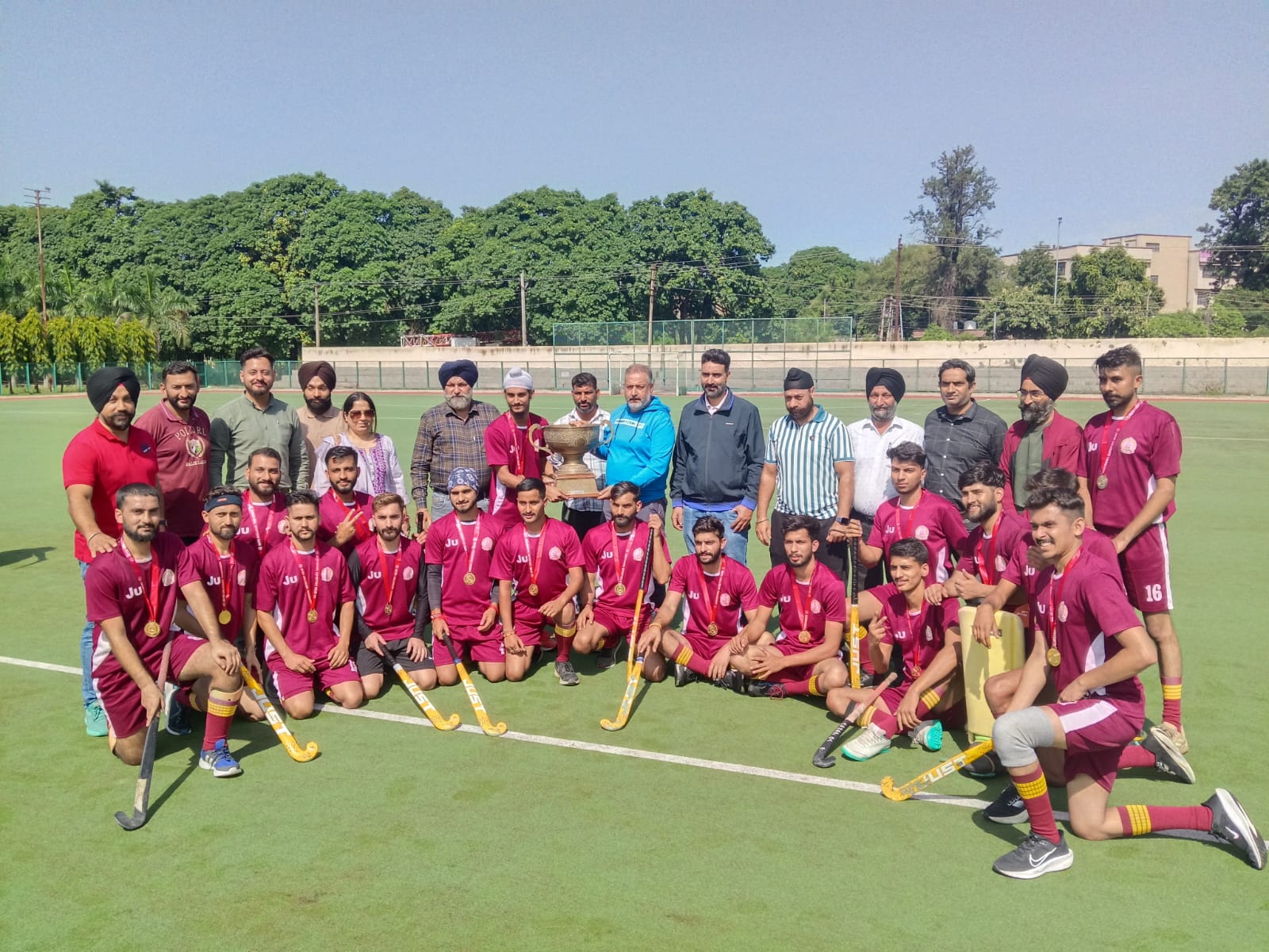 PG JU men bag Hockey trophy